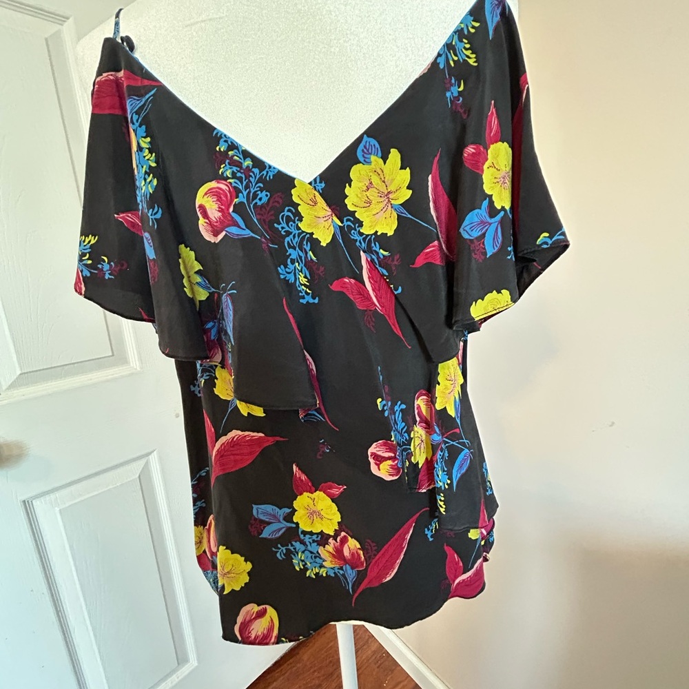 Diane Von Furstenberg Black silk cold shoulder top